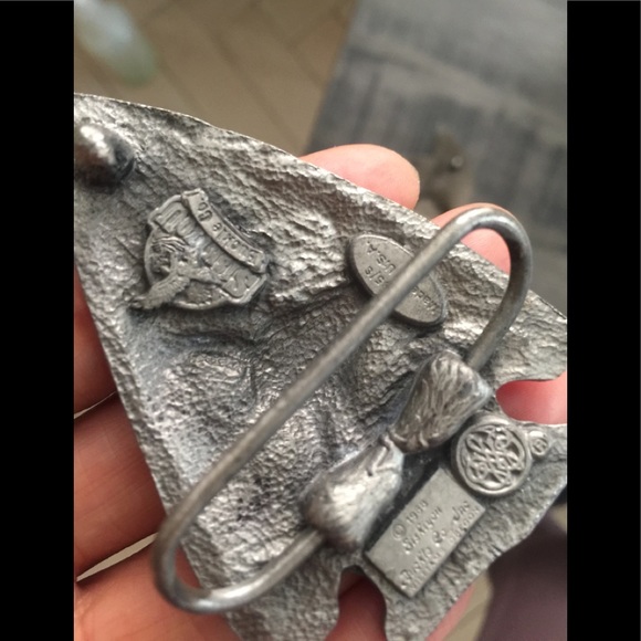 2Vintage chiseled arrow head 1986 belt bu…